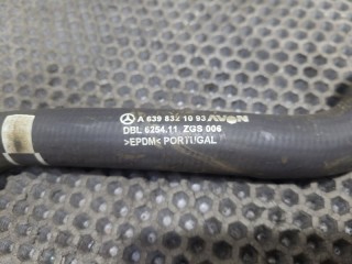 Патрубок системы охлаждения, ориг. номер A6398321093, Mercedes-Benz V-Class