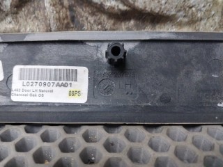 Накладка рамки двери, ориг. номер HY32237B75, Land Rover Discovery 2017-2021