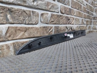 Накладка рамки двери, ориг. номер HY32237B75, Land Rover Discovery 2017-2021