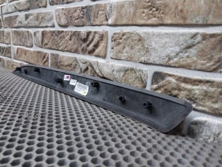 Накладка рамки двери, ориг. номер HY32237B75, Land Rover Discovery 2017-2021