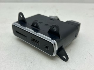 разъем USB, ориг. номер 68258696AA, Jeep Grand Cherokee 2016-2022