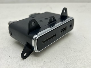 разъем USB, ориг. номер 68258696AA, Jeep Grand Cherokee 2016-2022