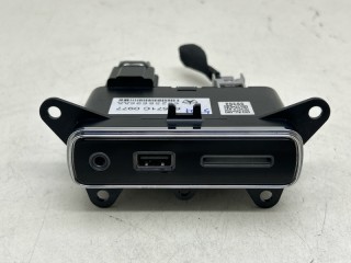 разъем USB, ориг. номер 68258696AA, Jeep Grand Cherokee 2016-2022