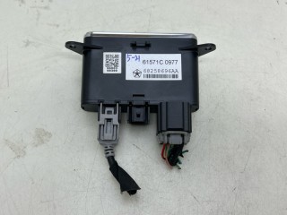 разъем USB, ориг. номер 68258696AA, Jeep Grand Cherokee 2016-2022
