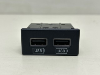 разъем USB, ориг. номер 68145567AA, Jeep Grand Cherokee 2016-2022