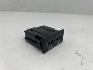 разъем USB, ориг. номер 68145567AA, Jeep Grand Cherokee 2016-2022