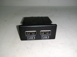 разъем USB, ориг. номер 68145567AA, Jeep Grand Cherokee 2007-2010