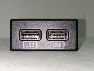 разъем USB, ориг. номер 68145567AA, Jeep Grand Cherokee 2007-2010