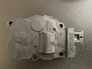 Сервопривод заслонок печки, ориг. номер K9749005, Mercedes-Benz C-class