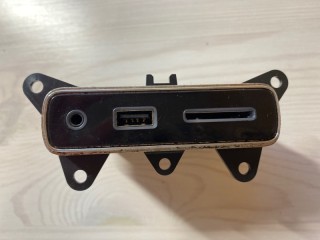 разъем USB, ориг. номер 68141322AA, 61571C0103, Jeep Grand Cherokee 2013-2016