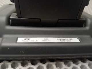 Кронштейн крепления монитора, ориг. номер 4M0035737, 4M003573712S, Audi Q7 2015-2019