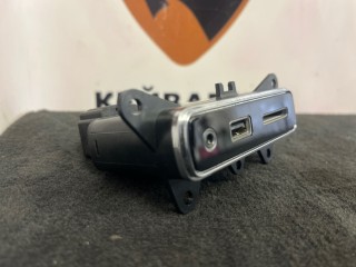 разъем USB, ориг. номер 68258696AA, Jeep Grand Cherokee 2013-2016