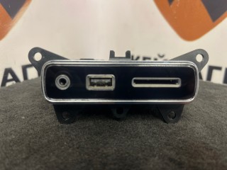 разъем USB, ориг. номер 68258696AA, Jeep Grand Cherokee 2013-2016