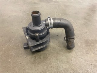 Помпа, ориг. номер 1K0965561F, 1K0121063P, Volkswagen Transporter