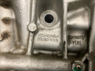 Корпус масляного фильтра с теплообменником, ориг. номер 06L903143D, Audi A4 2015-2020