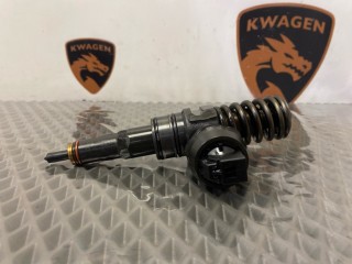 Форсунка топливная, ориг. номер 038130073AG, 0414720215, Volkswagen Golf 2003-2009