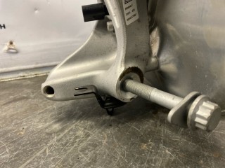 кулак, ориг. номер 8W0615611, 8W0505431T, 8W0505459F, Audi A4 2015-2020
