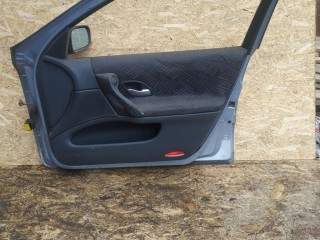 дверь передняя правая, Renault Laguna 2 поколение 2001-2005