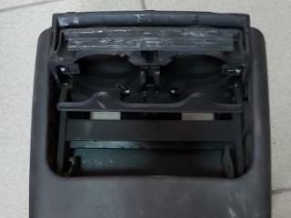Задняя часть центральной консоли с подстаканником, ориг. номер 51.167077955, BMW X5 1999-2003
