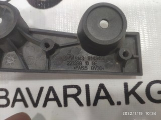 Кронштейн ручки открывания капота, ориг. номер 51439143458, BMW 5