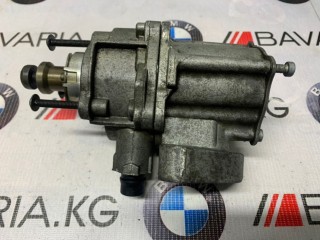 Насос вакуумный ( поросенок ), ориг. номер 11667611115, 11668618897, BMW X5 4.4i