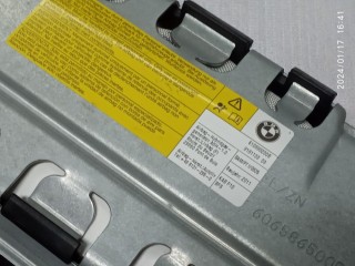 Airbag защиты коленей пассажира, ориг. номер 72129181133, BMW 5' 550i