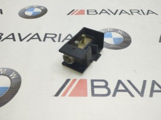 Плюсовой вывод в моторном отсеке, ориг. номер 12421714320, 12427514342, BMW 525i