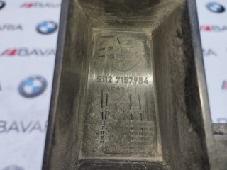 Кронштейн крыла, ориг. номер 51657157984, BMW X5' 4.8i