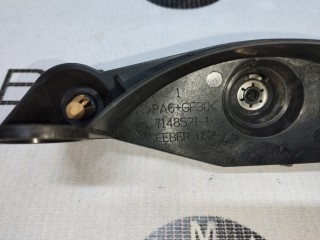 Кронштейн ручки открывания капота, ориг. номер 51437148521, BMW X5' 4.8i