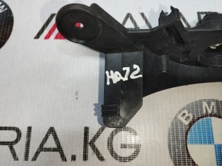 Кронштейн ручки открывания капота, ориг. номер 51437148521, BMW X5' 4.8i