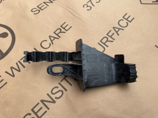 Крепление бампера переднего левый Audi A4 B9 2015-2020