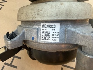 Подушка крепления КПП правая, ориг. номер 4M0399202G, Audi Q7 4M 2015-2019