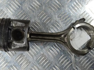 Поршень Audi A4 2000-2006