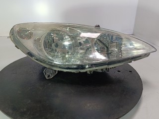 Фара правая Peugeot 307 2001-2005