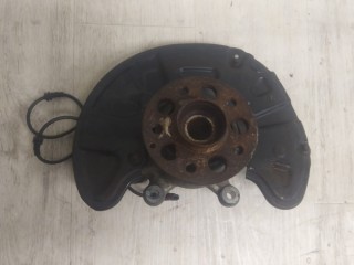 Кулак поворотный правый, ориг. номер A2043323401, MERCEDES-BENZ C-CLASS W204 01/2007 - 01/2015
