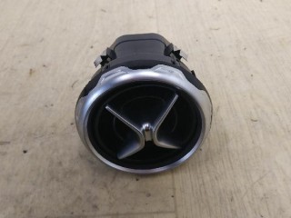 Дефлектор обдува салона боковой, ориг. номер A1568300100, MERCEDES-BENZ GLA-CLASS X156 12/2013 -