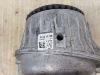 Подушка крепления двигателя, ориг. номер A2052400200, MERCEDES-BENZ C-CLASS W205 07/2013 -