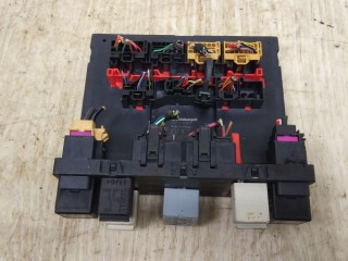 Блок предохранителей Volkswagen Passat B6, ориг. номер 3C0937049H, VW PASSAT B6 2005-2010