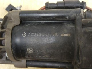 Компрессор пневмоподвески, ориг. номер A2133200104, MERCEDES-BENZ E-CLASS W213 01/2016 -