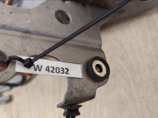 Компрессор пневмоподвески, ориг. номер A2133200104, MERCEDES-BENZ E-CLASS W213 01/2016 -
