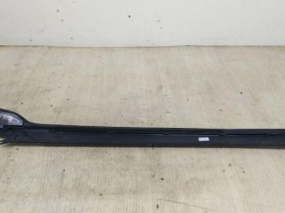 Молдинг стекла лобового справа, ориг. номер J8A2025A52A, LAND ROVER RANGE ROVER VELAR 2017-2023