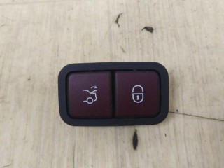 Кнопка открытия багажника, ориг. номер A2208211479, MERCEDES-BENZ E-CLASS купе C238 12/2016 -