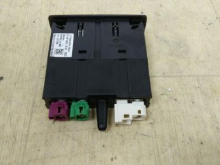 Разъем AUX / USB, ориг. номер A1678201402, MERCEDES-BENZ GLE W167 01/2019 - 12/2025