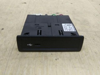 Разъем AUX / USB, ориг. номер A1678201402, MERCEDES-BENZ GLE W167 01/2019 - 12/2025