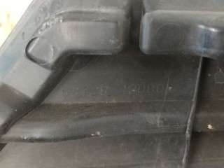 Заглушка (решетка) в бампер передний слева, ориг. номер 5312842080, TOYOTA RAV 4 IV 2015-2019