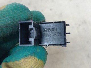 Кнопка открытия багажника Volkswagen 3G0959831, ориг. номер 3G0959831, VW TOUAREG 2018-2023