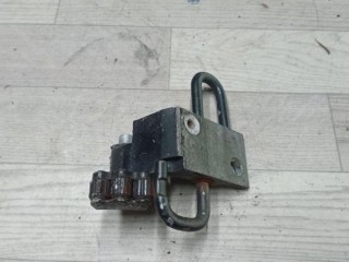 Петля двери передней левой Volkswagen Passat B6 3C8831411A, ориг. номер 3C8831411A, VW PASSAT B6 2005-2010