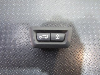 Кнопка открывания багажника BMW 5-серия F10/F11/GT F07 2013-2017, универсал, 9275121