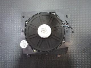 Сабвуфер BMW X3 E83 2003-2006
