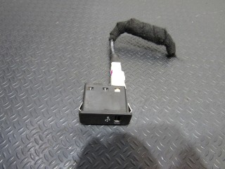 Разъем AUX / USB Mini Cooper F55/F56, 6820397